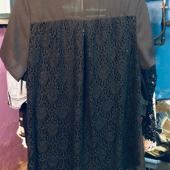 Woman’s super cute short sleeve plus size blouse - Picture 3 of 7